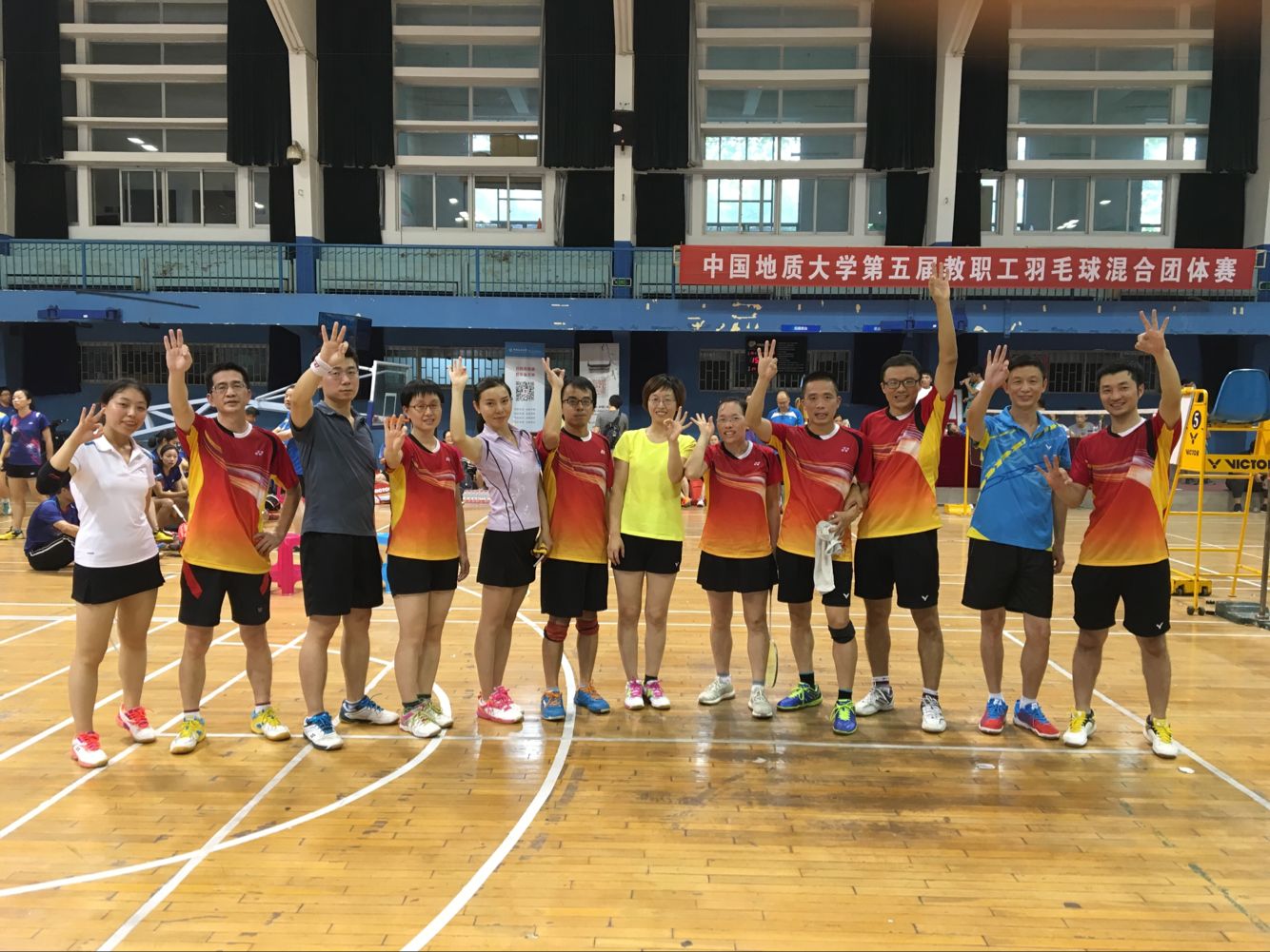 历史性突破-beat365羽毛球队挺进校四强