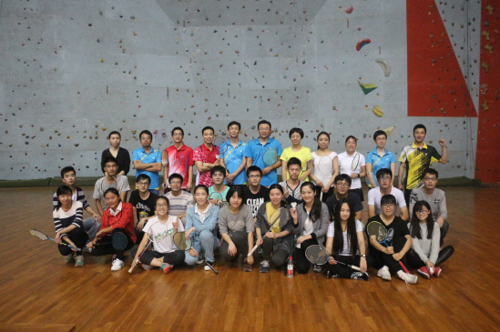 beat365院直党支部与“结对”学生党支部羽毛球友谊赛顺利举行