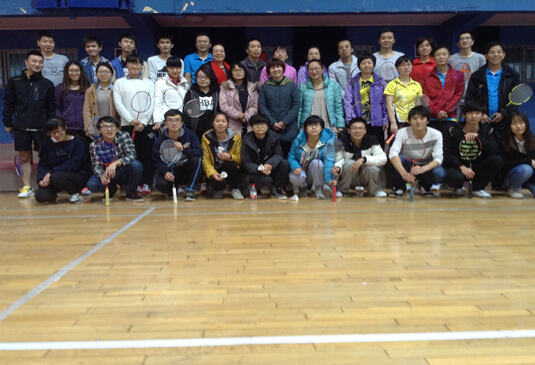 beat365师生羽毛球友谊赛顺利举行 beat365师生羽毛球友谊赛顺利举行