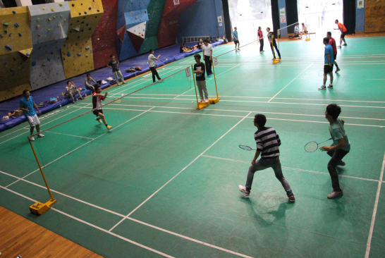 beat365院直党支部与“结对”学生党支部羽毛球友谊赛顺利举行