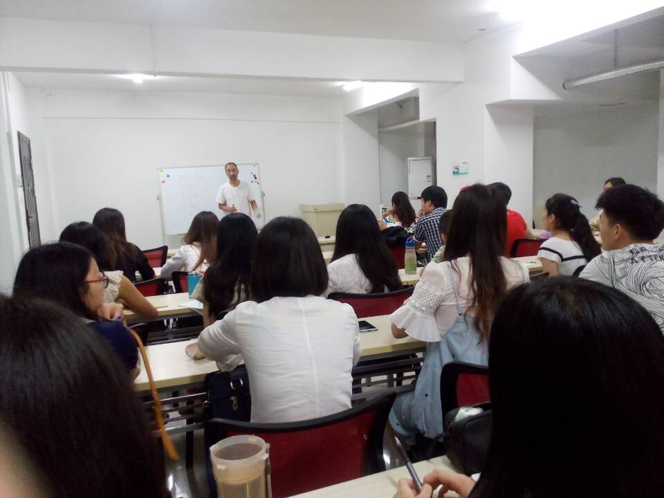 东振明学者来beat365心理所进行学术交流 东振明学者来beat365心理所进行学术交流