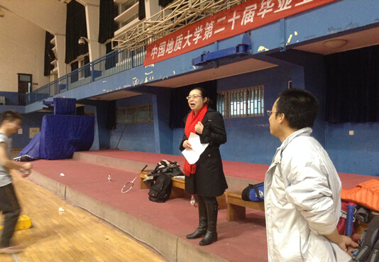 beat365师生羽毛球友谊赛顺利举行 beat365师生羽毛球友谊赛顺利举行