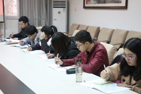 【两学一做】学院党委书记侯志军带领beat365学生干部学习习近平在高校思想政治工作会议上的讲话精神 【两学一做】学院党委书记侯志军带领beat365学生干部学习习近平在高校思想政治工作会议上的讲话精神